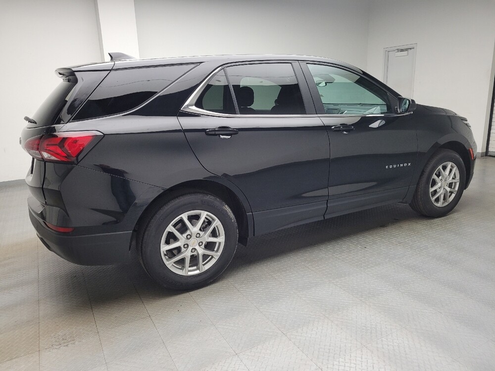 2022 Chevrolet Equinox in Eastpointe, MI 48021 - 18143624 10