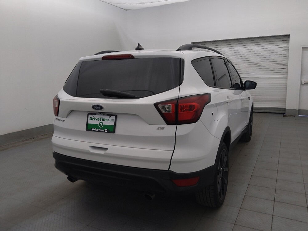 2019 Ford Escape in Tallahassee, FL 32304 - 18143635 9