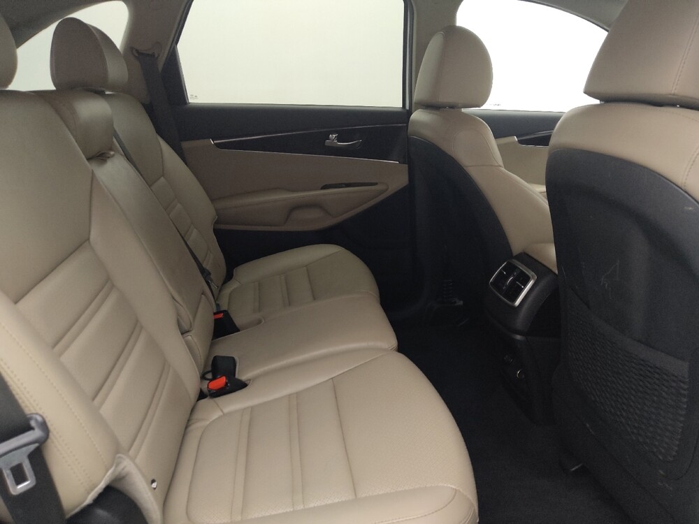 2019 Kia Sorento in Orlando, FL 32808 - 18143657 21