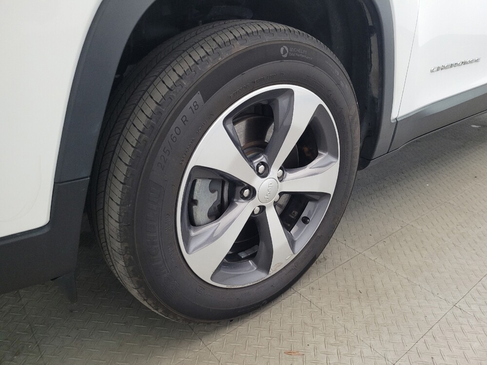 2019 Jeep Cherokee in New Castle, DE 19720 - 18143667 31