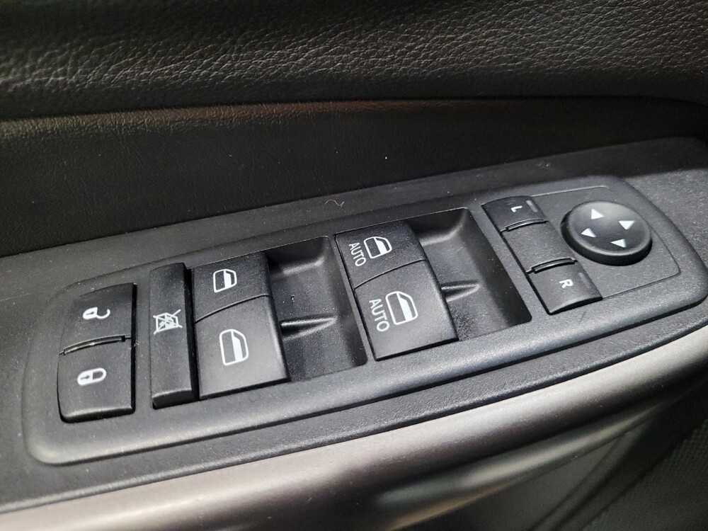 2019 Jeep Cherokee in New Castle, DE 19720 - 18143667 27