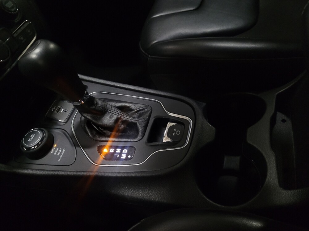 2020 Jeep Cherokee in Pittsburgh, PA 15236 - 18143668 26
