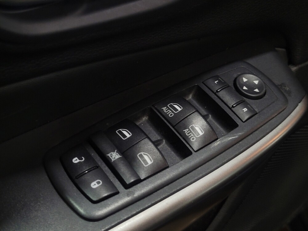 2020 Jeep Cherokee in Pittsburgh, PA 15236 - 18143668 27