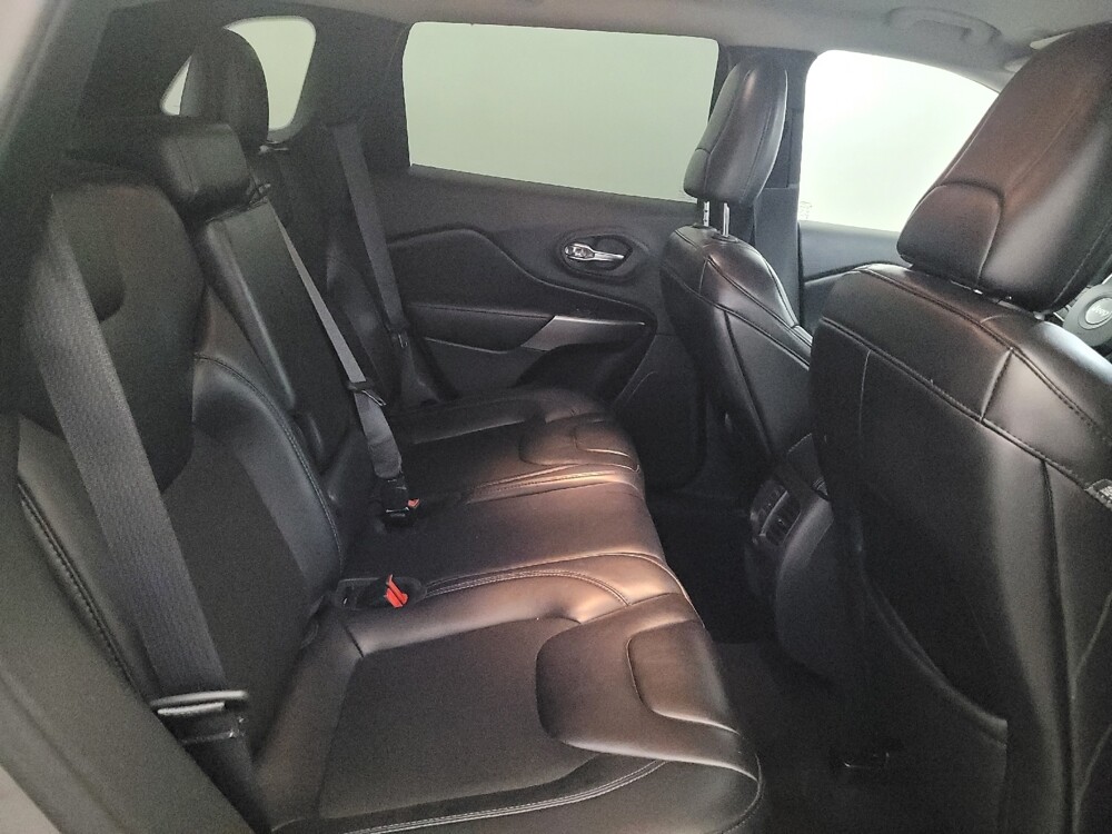 2019 Jeep Cherokee in Pittsburgh, PA 15236 - 18143671 19