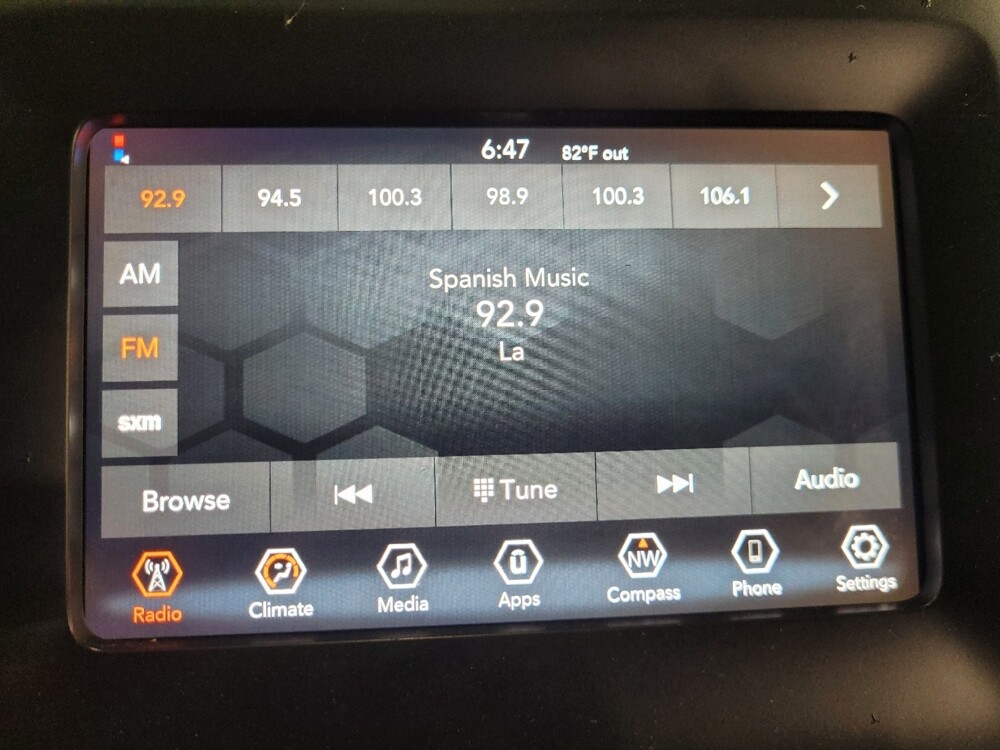 2019 Jeep Cherokee in Pittsburgh, PA 15236 - 18143671 25