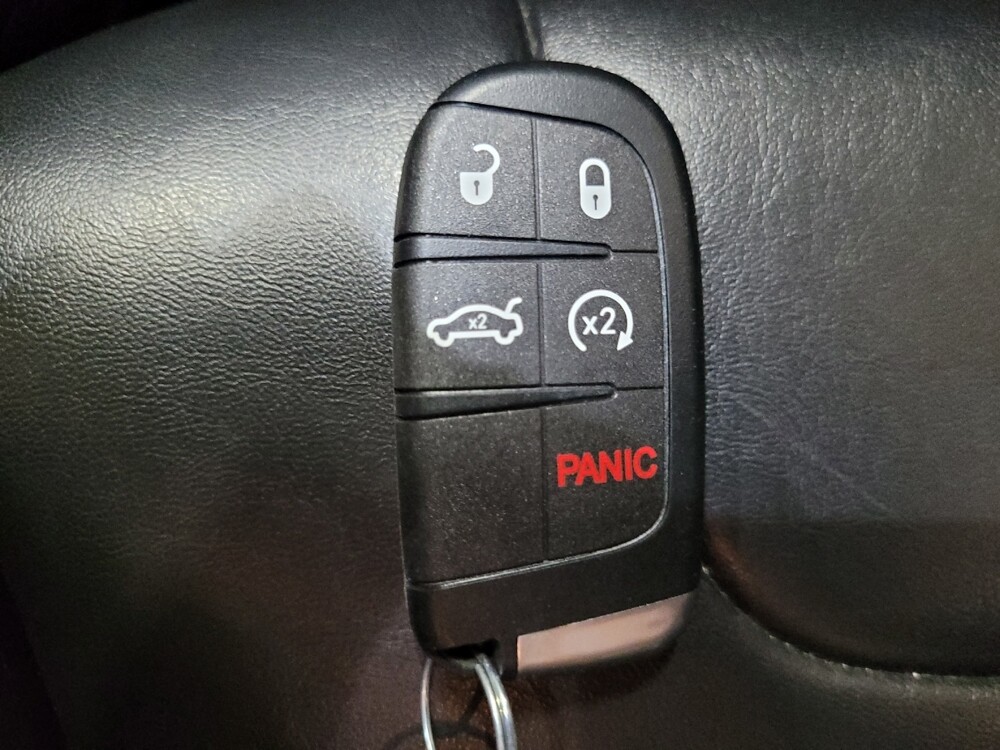 2019 Jeep Cherokee in Pittsburgh, PA 15236 - 18143671 32