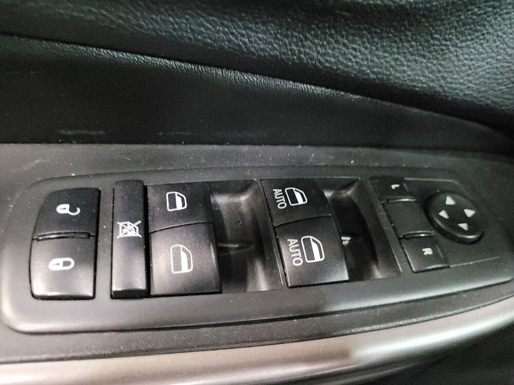 2019 Jeep Cherokee in Pittsburgh, PA 15236 - 18143671 27