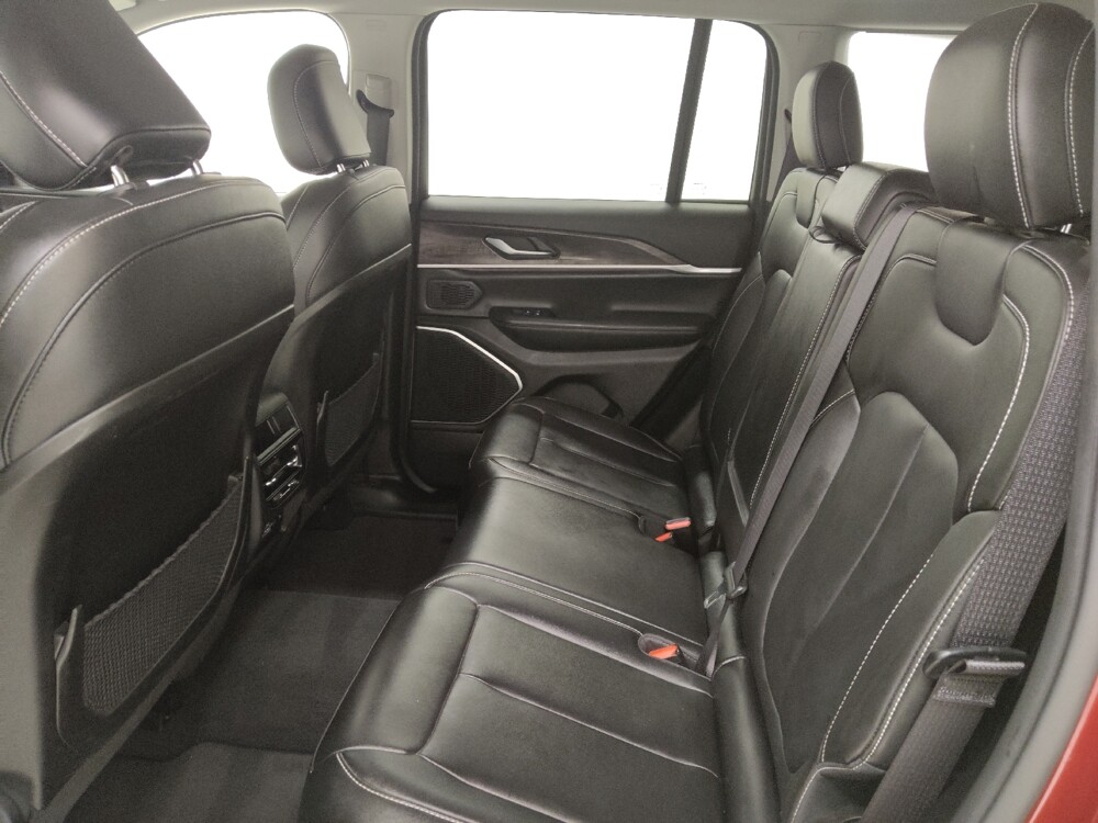 2023 Jeep Grand Cherokee in St. Louis, MO 63136 - 18143682 18