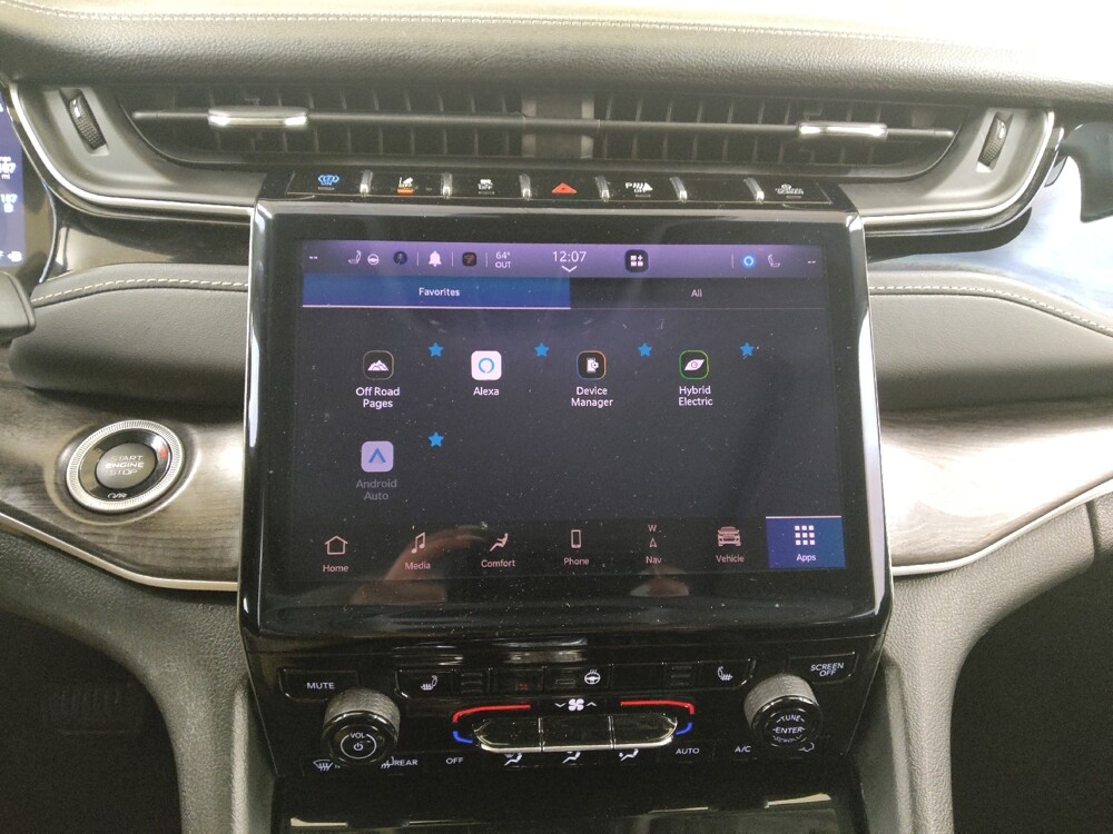 2023 Jeep Grand Cherokee in St. Louis, MO 63136 - 18143682 25