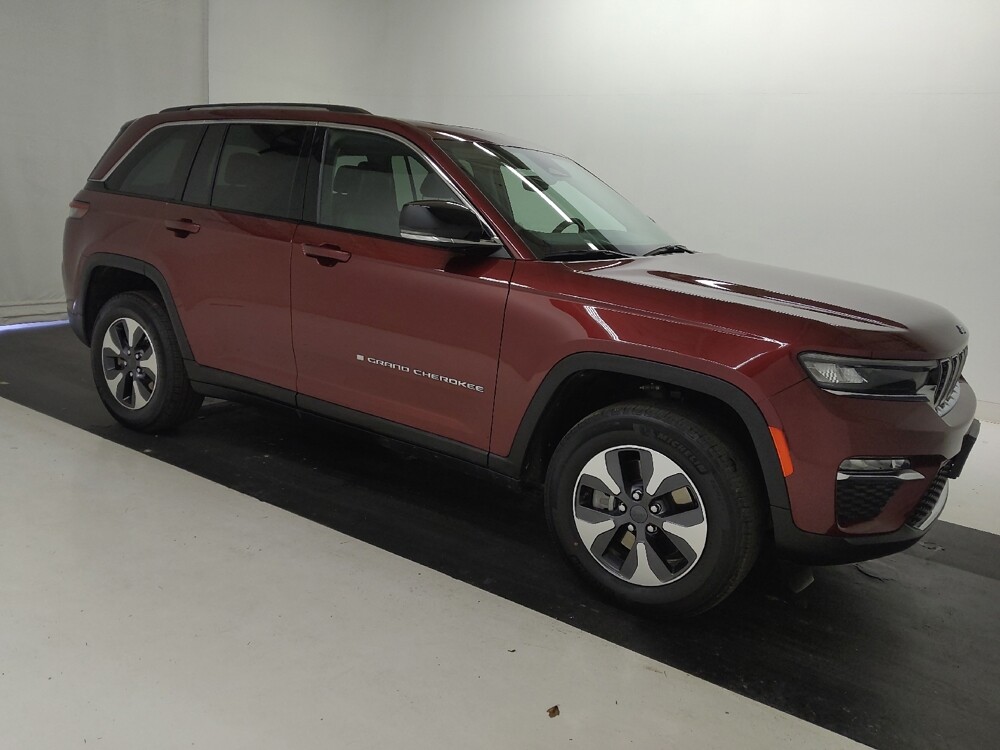 2023 Jeep Grand Cherokee in St. Louis, MO 63136 - 18143682 11