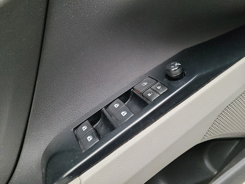 2018 Toyota Camry in Riverside, CA 92504 - 18143695 27