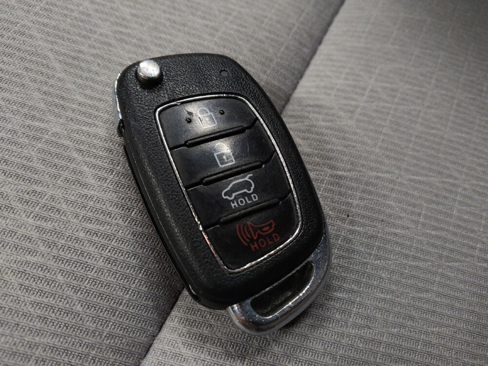 2017 Hyundai Tucson in Phoenix, AZ 85022 - 18143704 32