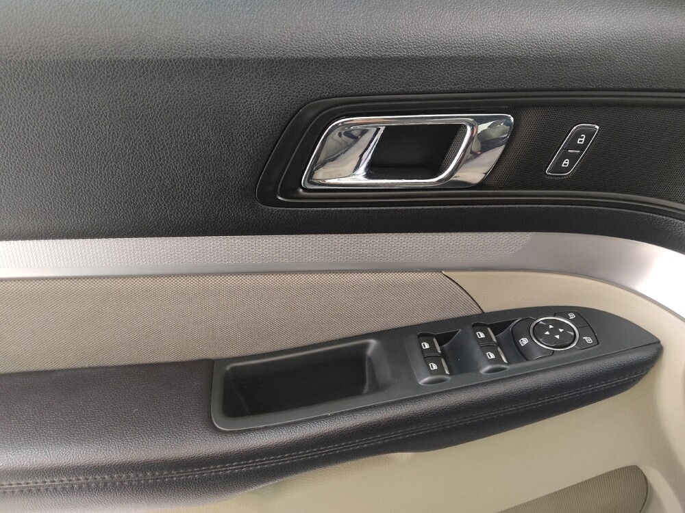 2018 Ford Explorer in St. Louis, MO 63136 - 18143735 27