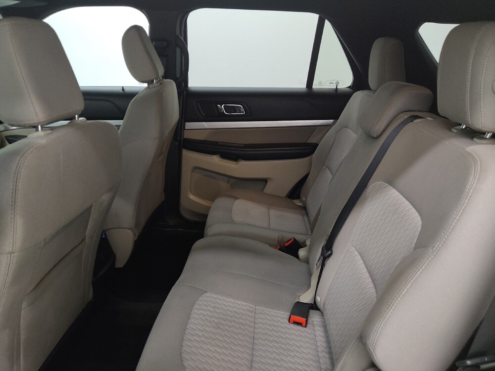 2018 Ford Explorer in St. Louis, MO 63136 - 18143735 18