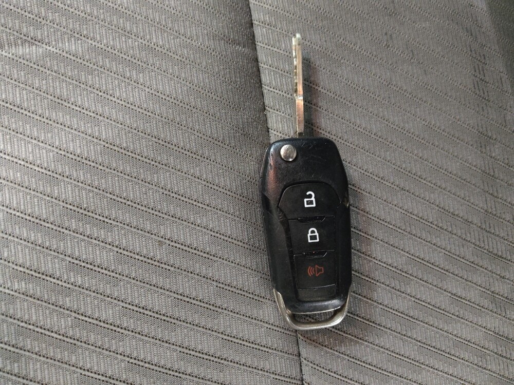 2018 Ford Explorer in St. Louis, MO 63136 - 18143735 32