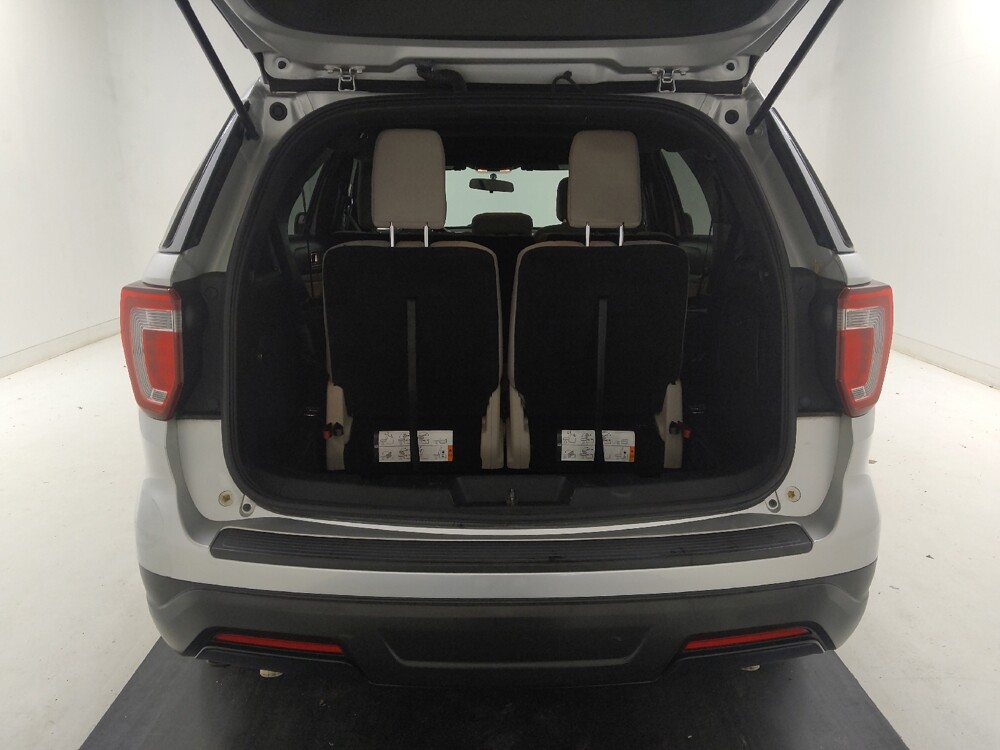 2018 Ford Explorer in St. Louis, MO 63136 - 18143735 29