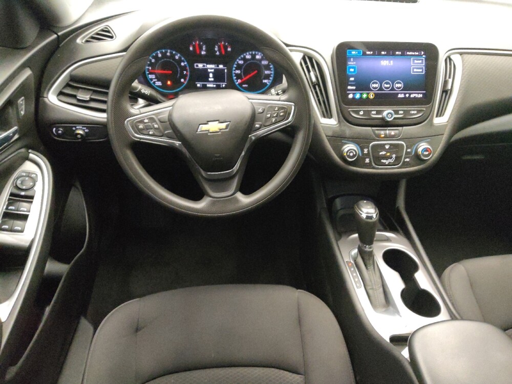 2020 Chevrolet Malibu in Houston, TX 77074 - 18143739 22