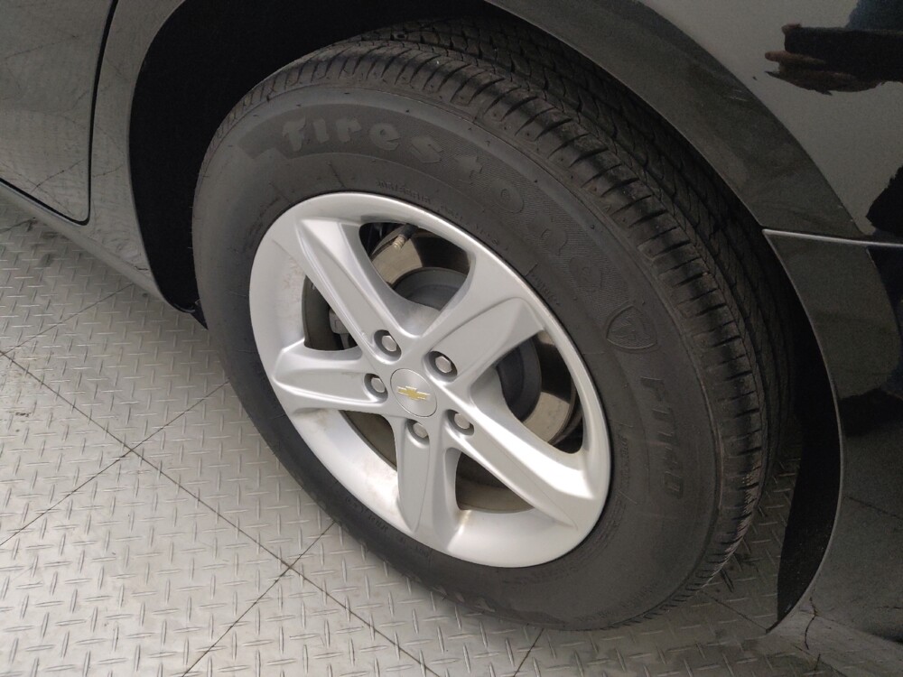 2020 Chevrolet Malibu in Houston, TX 77074 - 18143739 31