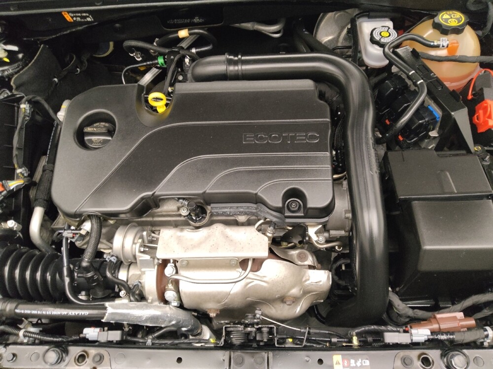 2022 Chevrolet Malibu in Des Moines, IA 50310 - 18143750 30