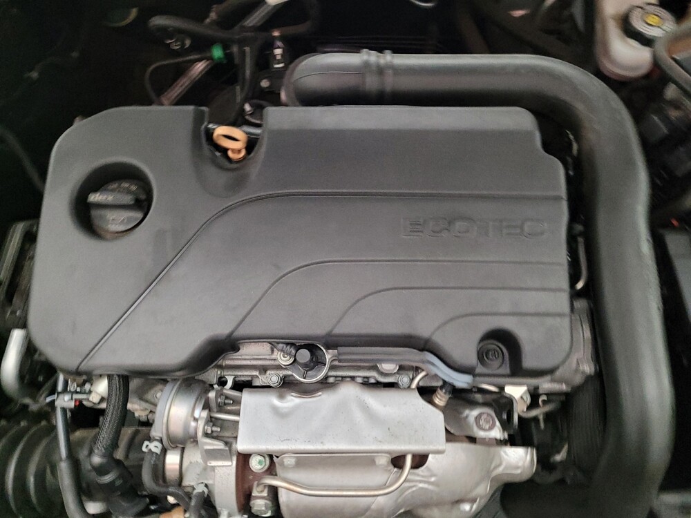2021 Chevrolet Malibu in Downey, CA 90241 - 18143758 30