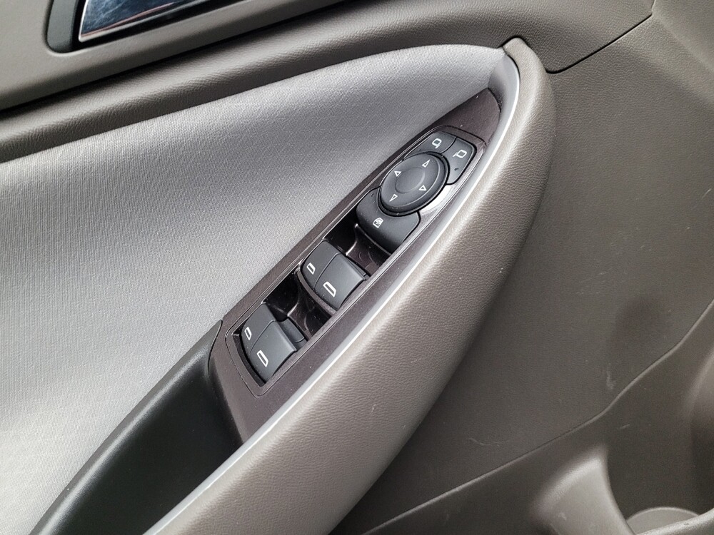 2021 Chevrolet Malibu in Downey, CA 90241 - 18143758 27