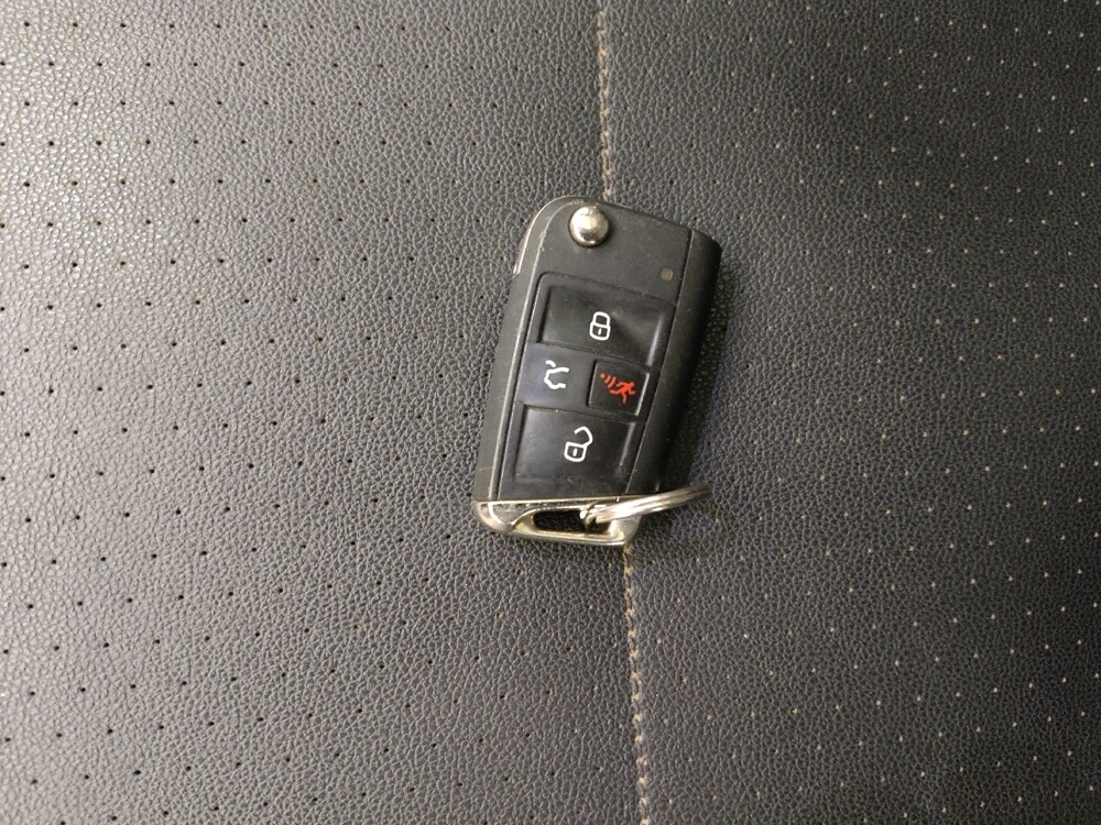 2020 Volkswagen Tiguan in Topeka, KS 66611 - 18143775 32