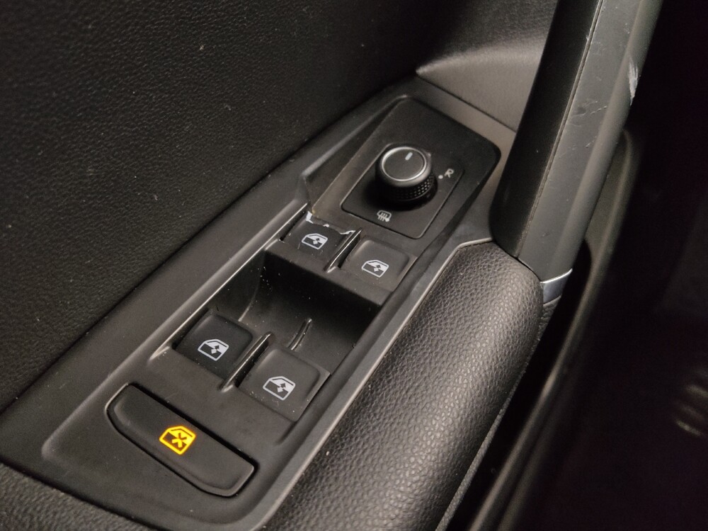 2020 Volkswagen Tiguan in Topeka, KS 66611 - 18143775 27