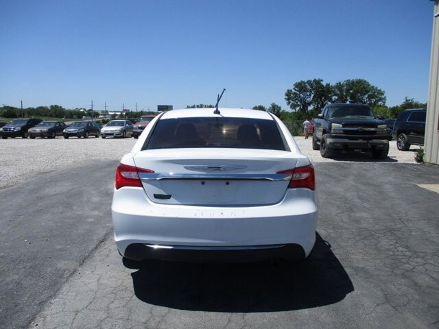 2014 Chrysler 200 in Oak Grove, MO 64075 - 18143786 6