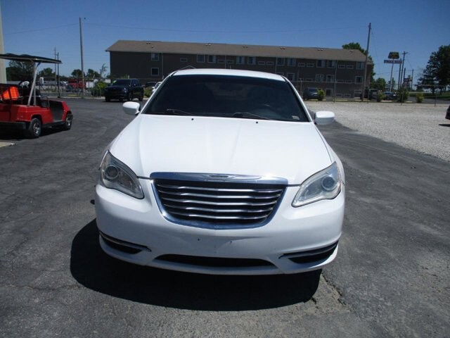 2014 Chrysler 200 in Oak Grove, MO 64075 - 18143786 2