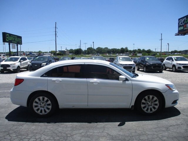 2014 Chrysler 200 in Oak Grove, MO 64075 - 18143786 4