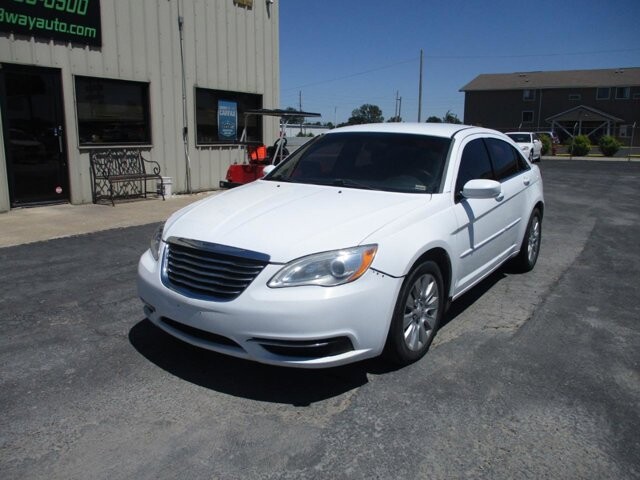 2014 Chrysler 200 in Oak Grove, MO 64075 - 18143786