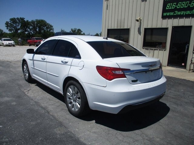 2014 Chrysler 200 in Oak Grove, MO 64075 - 18143786 7