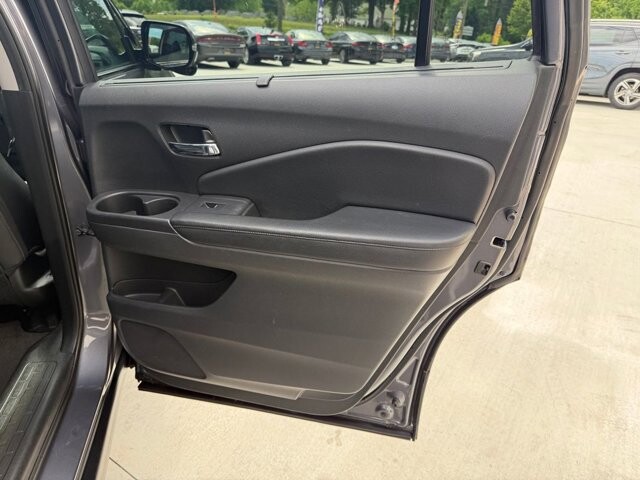 2016 Honda Pilot in Knoxville, TN 37920 - 18143787 10