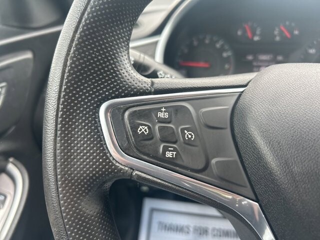 2019 Chevrolet Malibu in Marysville, OH 43040 - 18143803 15