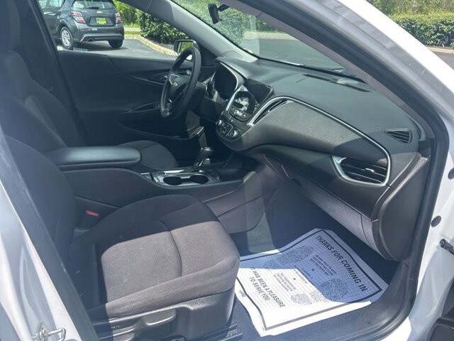 2019 Chevrolet Malibu in Marysville, OH 43040 - 18143803 34
