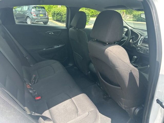 2019 Chevrolet Malibu in Marysville, OH 43040 - 18143803 29