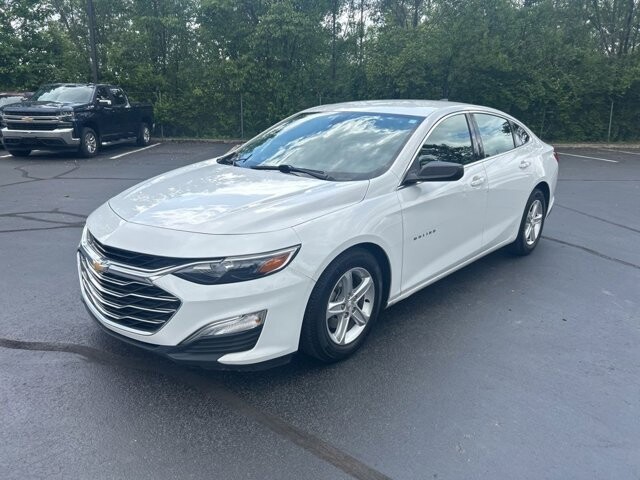 2019 Chevrolet Malibu in Marysville, OH 43040 - 18143803 2