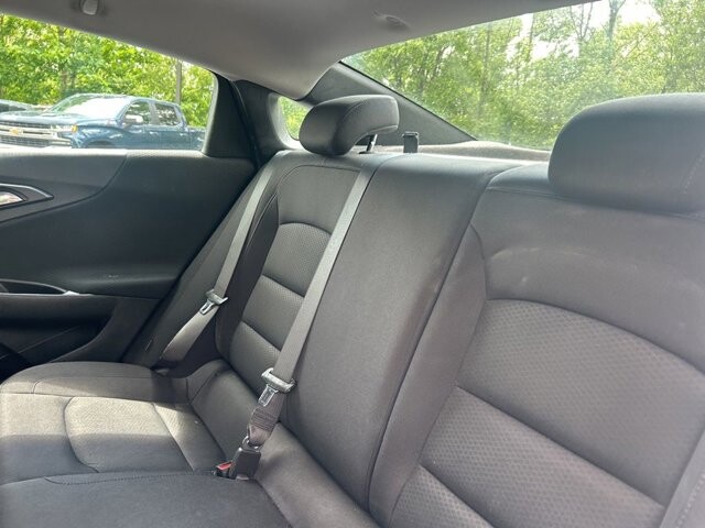 2019 Chevrolet Malibu in Marysville, OH 43040 - 18143803 24