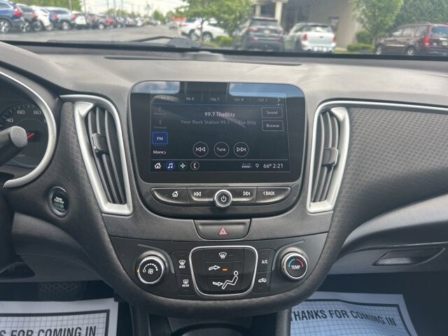 2019 Chevrolet Malibu in Marysville, OH 43040 - 18143803 17