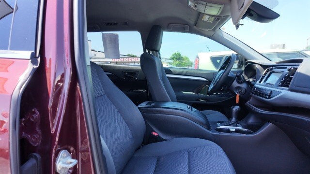 2019 Toyota Highlander in Dallas, TX 75228 - 18143820 16