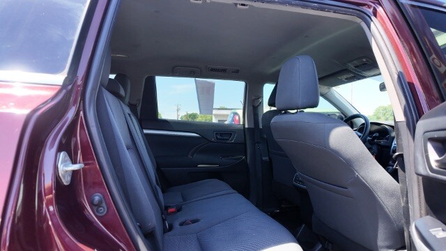 2019 Toyota Highlander in Dallas, TX 75228 - 18143820 15