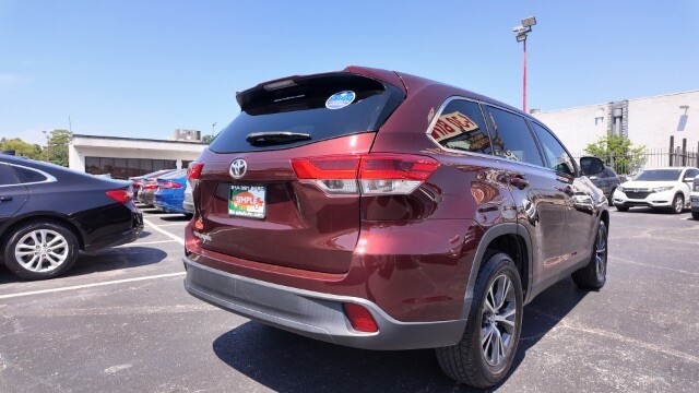 2019 Toyota Highlander in Dallas, TX 75228 - 18143820 5