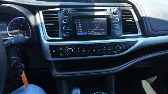 2019 Toyota Highlander in Dallas, TX 75228 - 18143820 11