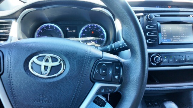 2019 Toyota Highlander in Dallas, TX 75228 - 18143820 10