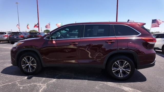 2019 Toyota Highlander in Dallas, TX 75228 - 18143820 8