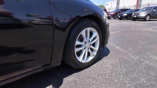 2017 Chevrolet Malibu in Dallas, TX 75228 - 18143821 5