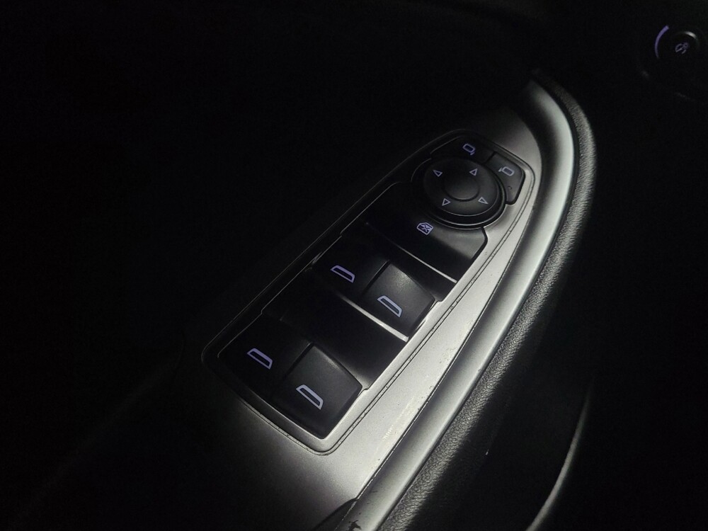 2018 Chevrolet Malibu in Stone Mountain, GA 30083 - 18143851 27