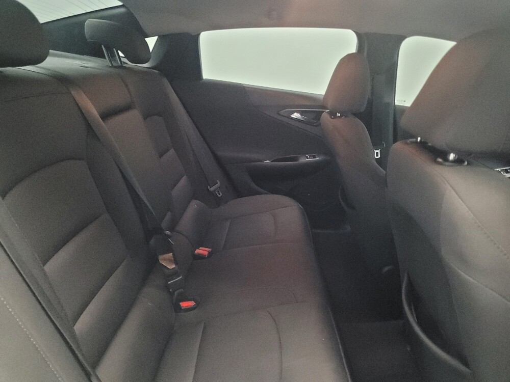 2018 Chevrolet Malibu in Stone Mountain, GA 30083 - 18143851 19