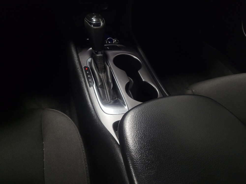 2018 Chevrolet Malibu in Stone Mountain, GA 30083 - 18143851 26