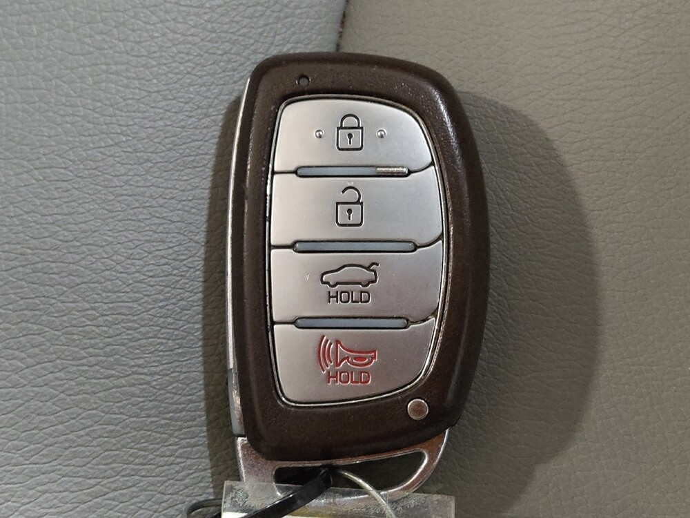 2018 Hyundai Elantra in Plano, TX 75074 - 18143861 32